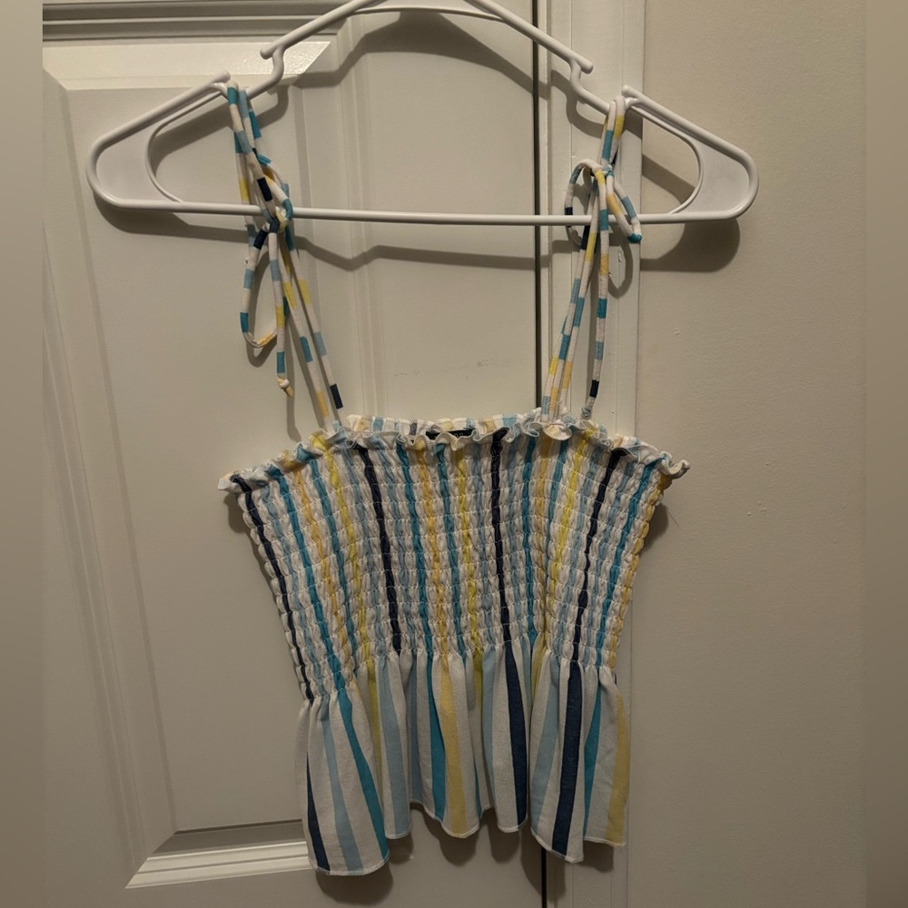 Super cute Wild Fable smocked tank top size small